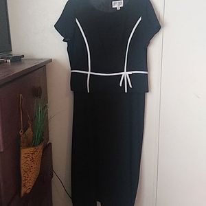 Julian Taylor New York 16 Dress